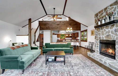 5 Bedroom Suites Hot Tub Jacuzzi Tub & Game Room - Photo 4