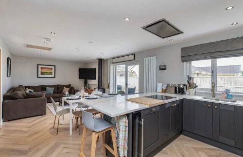 Family-Friendly Retreat between Beach & Mountains - Foto 11