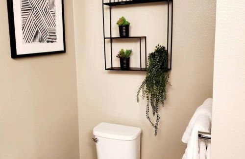 Spacious 2 bed 2 bath, Pool, Hottub, Wifi, 24 hr Fitness, Parking - Foto 14