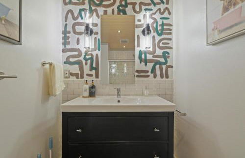 Luxurious Poconos Retreat - Hot Tub, Sauna, Games - Foto 20