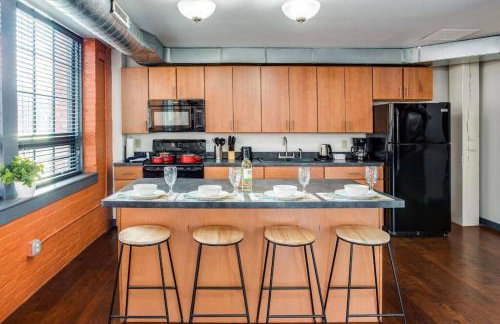 Centric Modern Loft w/ King Beds & Smart GameTable - Foto 4