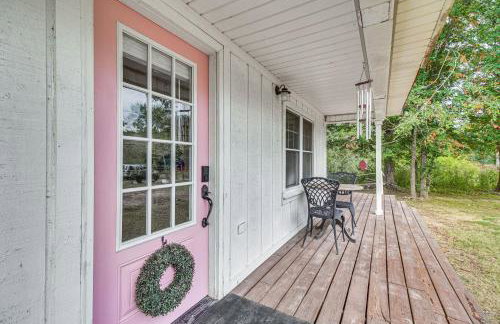 Rural Spiro Getaway with Private Deck! - Foto 17