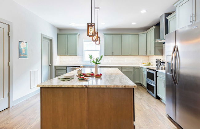 Waverly by Avantstay Nashville-inspired Townhome w/ Luxury Kitchen, Pool Table - Foto 17
