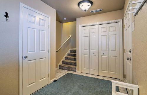 Great for Groups Soda Springs Cabin with Deck! - Foto 32