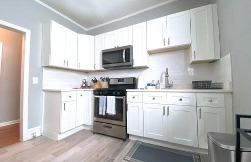 Orange Crush Cottage- Downtown Beaches & Dining - Photo 32