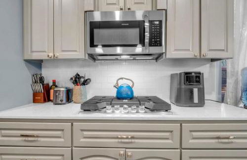 Hot Tub - River Nearby - Quiet Street - Foto 10