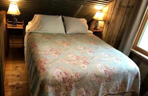 Beautiful Waterfront Cabin with Hot Tub near Winston-Salem, North Carolina - Foto 16