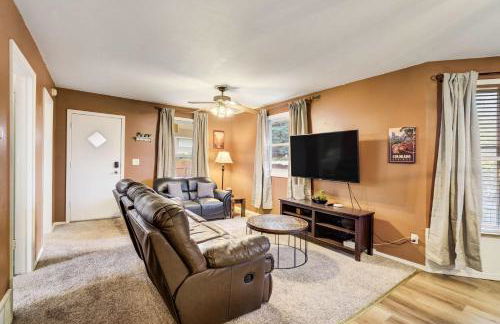 Memorial Row Downtown Escape w Mountain Views - Foto 10