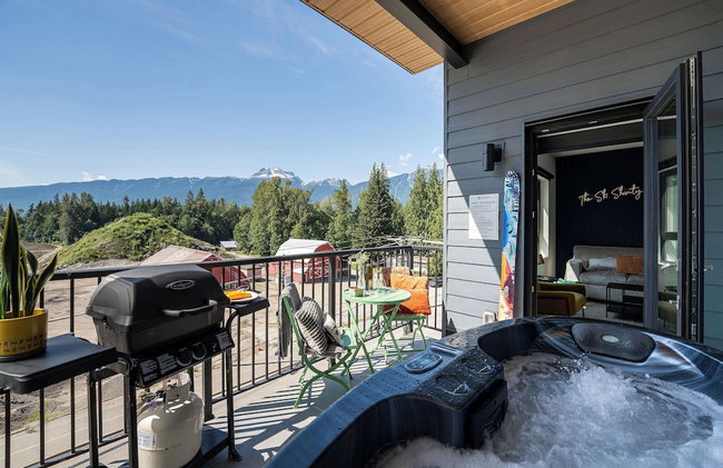 The Ski Shanty by Revelstoke Vacations - Photo 19