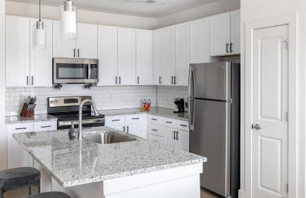 Landing Amazing 3BD Pool Yoga Studio - Photo 8