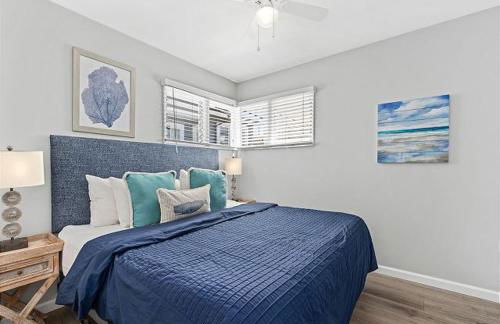 Balboa Paradise - Renovated Coastal Haven - Photo 2