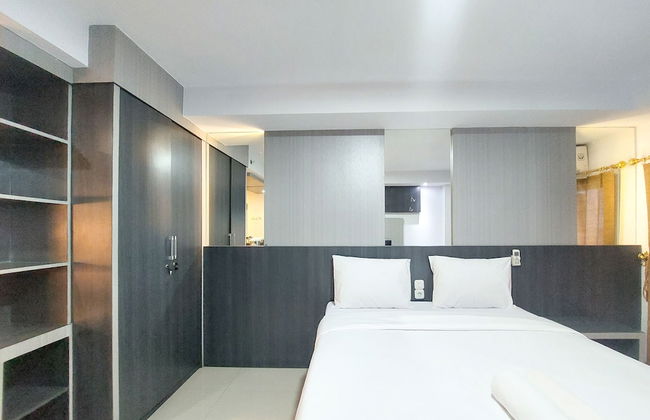 Homey And Warm Studio Apartment At Mansyur Residence - Foto 13