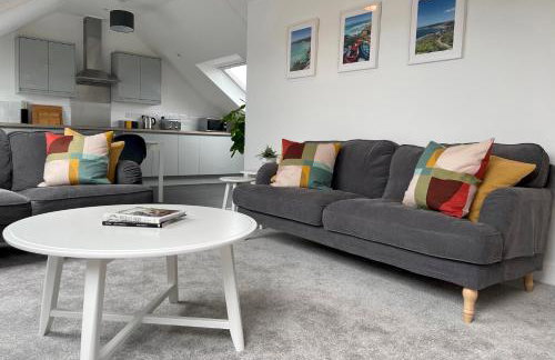 Stunning Penthouse in Penzance "Amazing Sea Views" - Photo 9