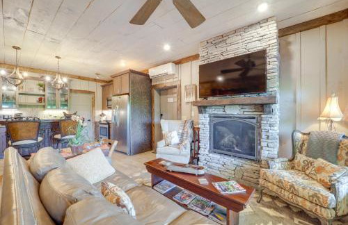 1 Mi to Beech Mtn Cabin with Fire Pit and BBQ! - Foto 4