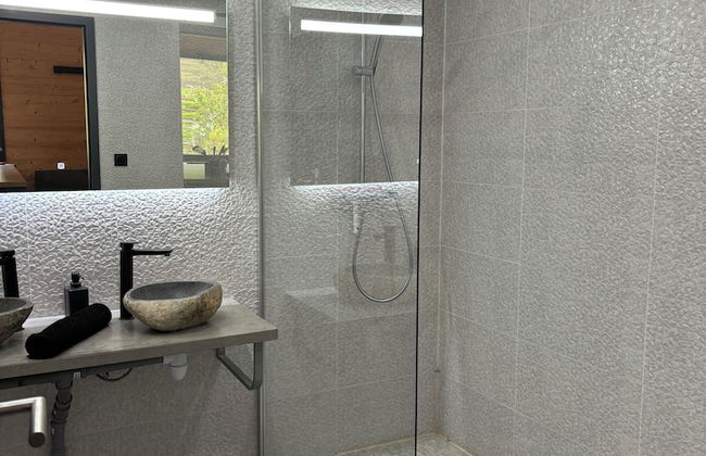 Chalets Perce Neige & Jacuzzi privatif - Photo 16