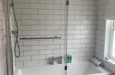 Perfect base for 8, pets allowed - Photo 20