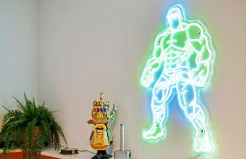 EDLER WOHNRAUM Disney Marvel Studio mit Balkon, Boxspringbett, Kaffeevollautomat, Lift & Parkplatz - Foto 20