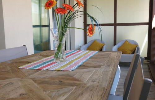 Sea View Embassy Apartment - Foto 26