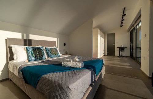 Sun and Sea Apartment - Beachfront, 2 Bedrooms with Sea View & Garden - Photo 36