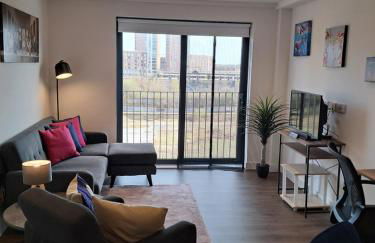 Lets Stay SA Manchester I 2Bed 2Bath l Waterfront l Private Balcony I Relaxing Retreat I Great Location - Foto 13