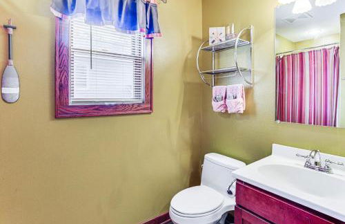 Spacious Edgerton Home with Private Beach and Views! - Foto 21