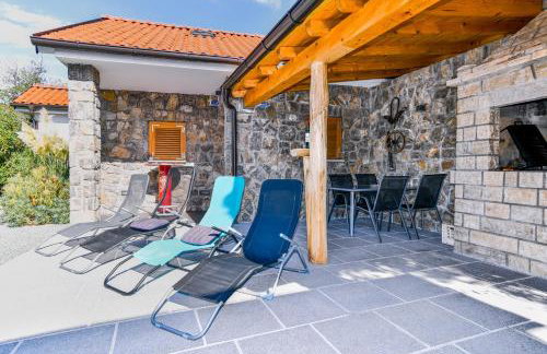 Apartman Lavanda sa bazenom i okućnicom 4* - Foto 26