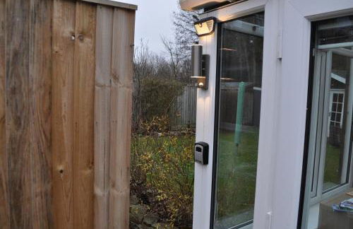 Cozy & Self Contained Garden Bungalow - Foto 26