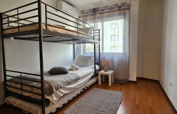 Modern 3 Bed Flat - Beaches, Expo & City Fun - Your Gateway to Lisbon - Foto 41