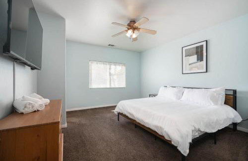 Central Bliss near parks & shops - Photo 11