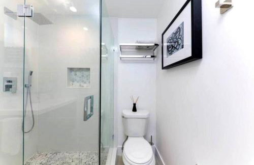 5BD 3BA - Black&White ArtBNB - Antique Row WPB - Foto 9
