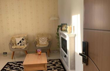 Sacada com ar, rede, pôr do sol, lareira e cinema no Candeias - Foto 29