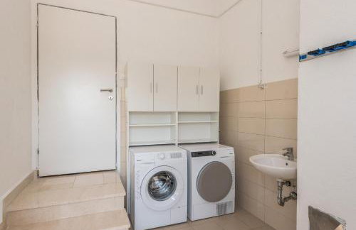 Villa Field Hill with Swimming Pool and Tennis Court - Foto 51