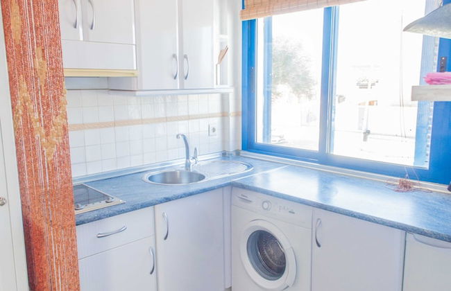 Beach House with Balcony and beach view - Photo 8