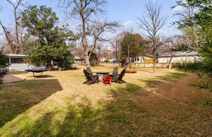 Southern Charm off The Square Sleeps 10 Firepit - Foto 34