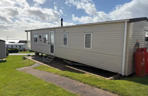 3 Bedroom, Sleep 6, Wi-Fi, Decking, Sea-View, Parking - Photo 3