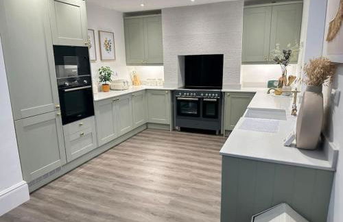 Historic Charm: *Perfect For Group Getaways* - Photo 16