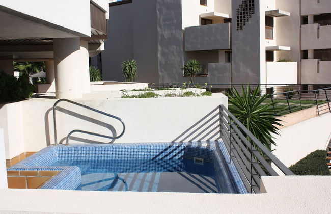 Beach Apartment - Private Pool - Photo 8