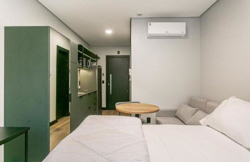 Village Lofts a 5 minutos da Vila Germânica com piscina aquecida no terraço - Foto 19