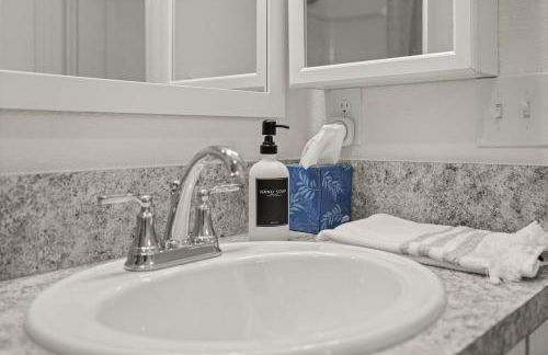 Cozy 2BR in The Villages With BBQ and 4 Seaters Golfcart King Bed - Foto 8