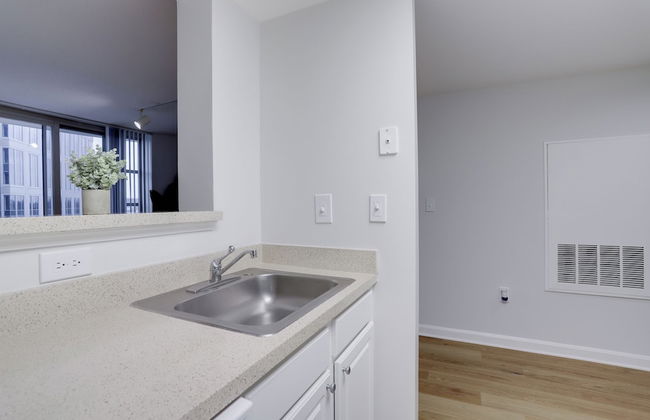 Cozy & Comfortable Condo in Ballston - Foto 21