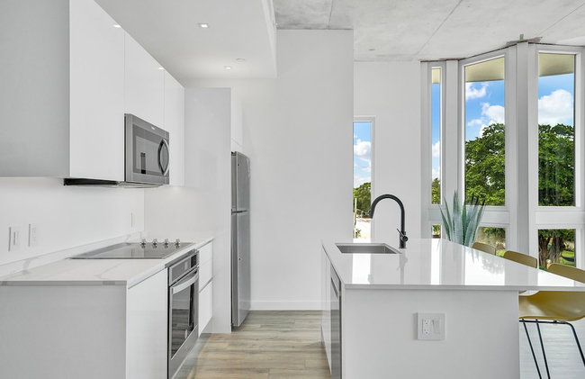 Design District Suites - Photo 57