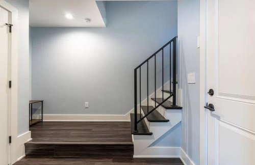 Lux Home 5 mins to Grand Park with Private Garage-Family Friendly - Foto 26