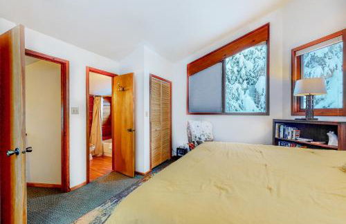 Compton's - Photo 18