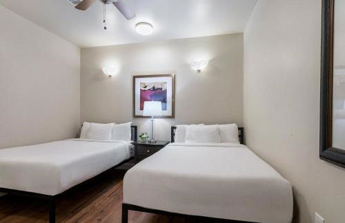 Fully Furnished Condos Near St Charles - Foto 108