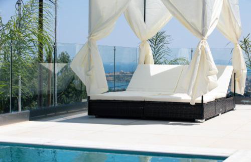 Sorin Villa, boasting Pool & Heated Whirlpool, By ThinkVilla - Foto 8