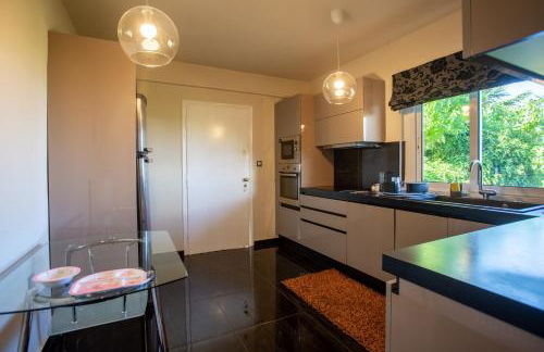 Τraditional fully detached villa on a luxurious hillock of Thessaloniki with its own garden also for family & wedding gatherings for 10 to 25 people only 15 minutes from airport - Foto 70