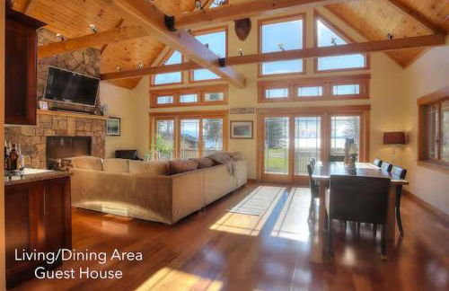 Gingerbread House on Mooselookmeguntic Lake - Foto 25