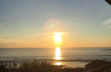 Condominio encantador, com piscina e vista mar - Ocean View Apartment - Foto 33