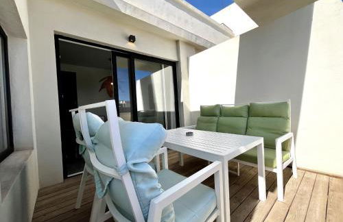 Premium Penthouse Seasonal Rental - Photo 34