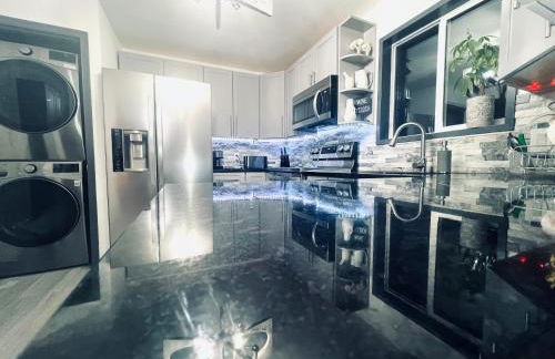 Amazing Poconos House . Sauna/Hot Tub/Private Pool - Foto 35